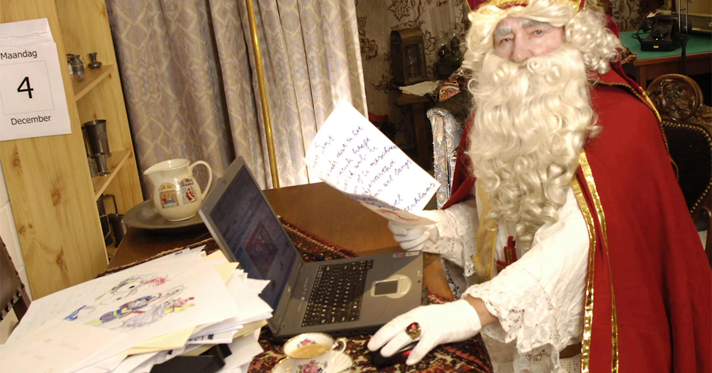 Sinterklaas shopt royaal online