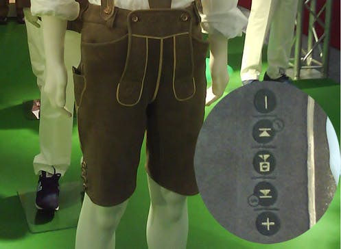 CeBIT: Lederhose met mp3-bediening