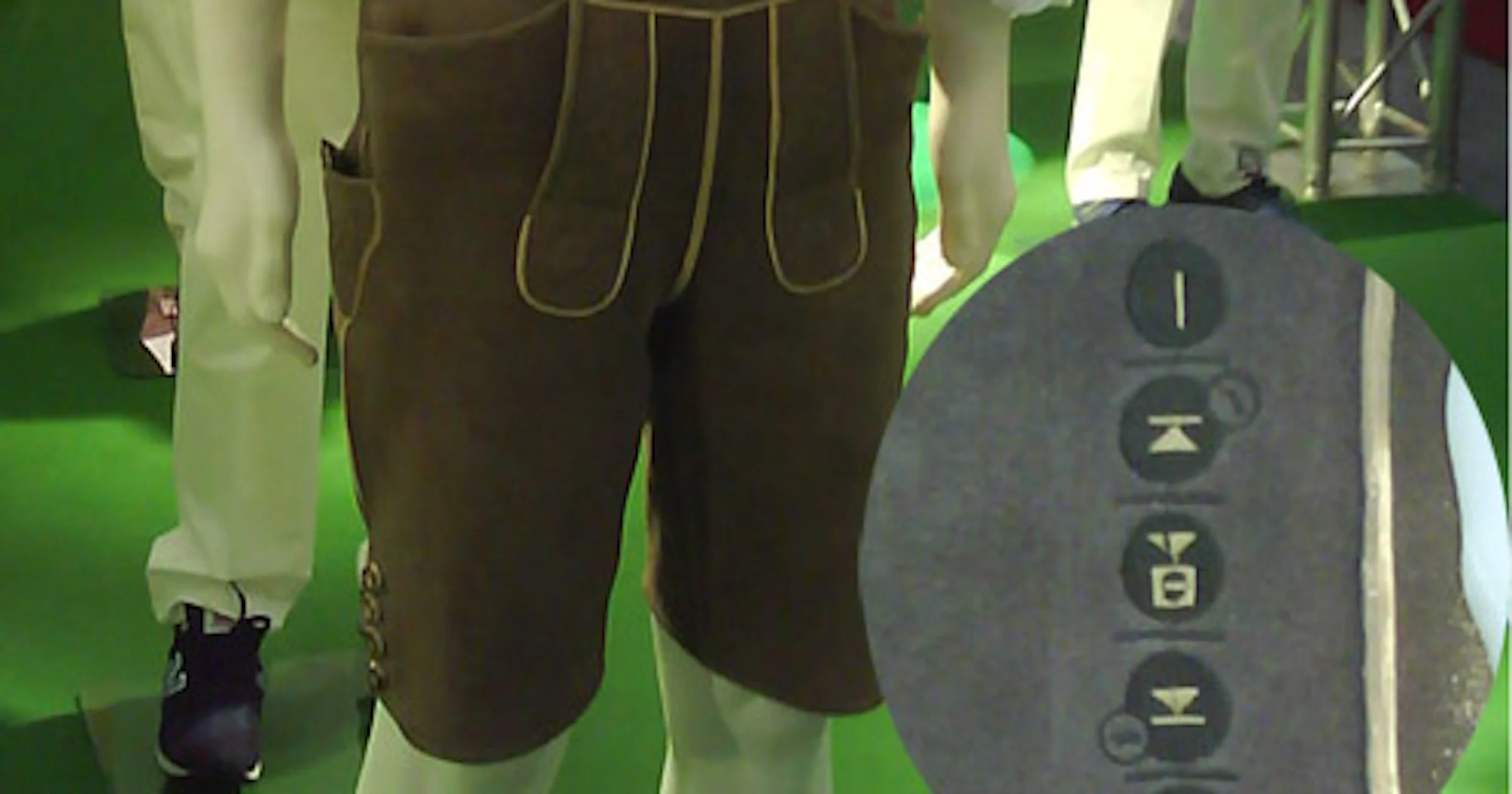 CeBIT: Lederhose met mp3-bediening
