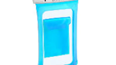Dankzij dit waterdichte zakje duik je mét telefoon het water in