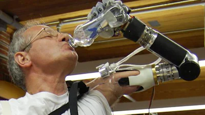 Bionische Deka-arm ‘Luke’ gaat in productie