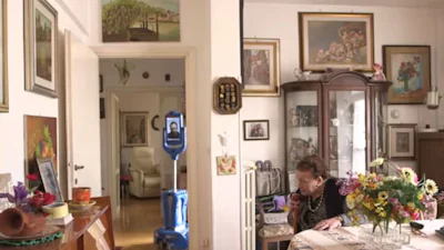 ‘Skype op wielen’-robot moet ouderen langer zelfredzaam maken