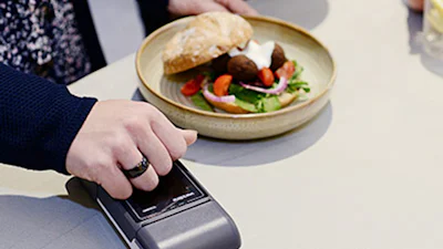 Betalen met ring of armband: ABN Amro start proef