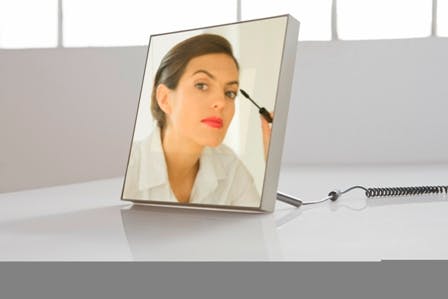 Fotolijstje, fotolijstje aan de wand…