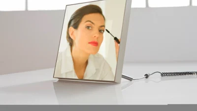 Fotolijstje, fotolijstje aan de wand…
