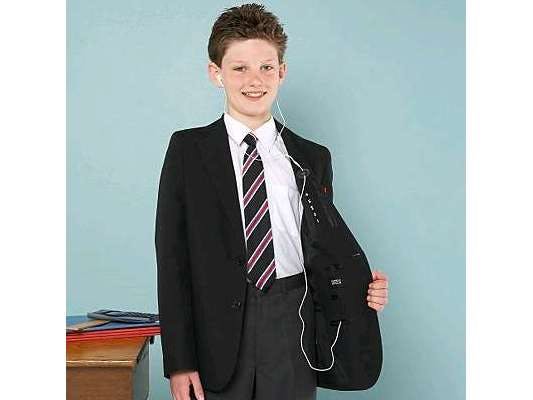 Geheim mp3-vakje in Engels schooluniform
