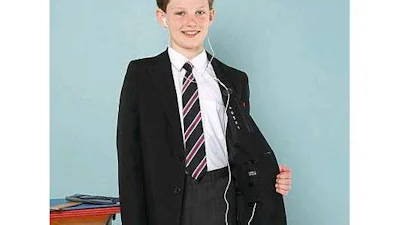Geheim mp3-vakje in Engels schooluniform