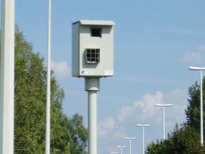 Geflitst door je eigen auto