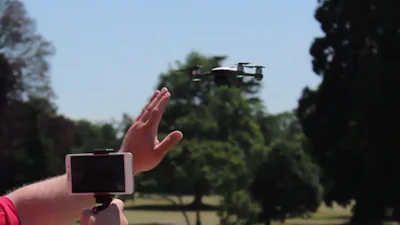 Spark-drone van DJI met handgebaren te besturen