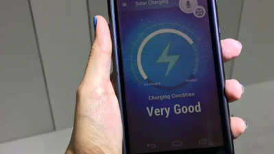Japanse 'Kyocera Phone' laadt op door zonne-energie