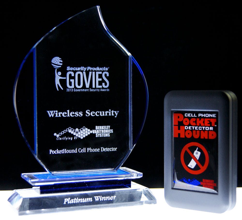 Spieken op toilet wordt onmogelijk door smartphoneverklikker