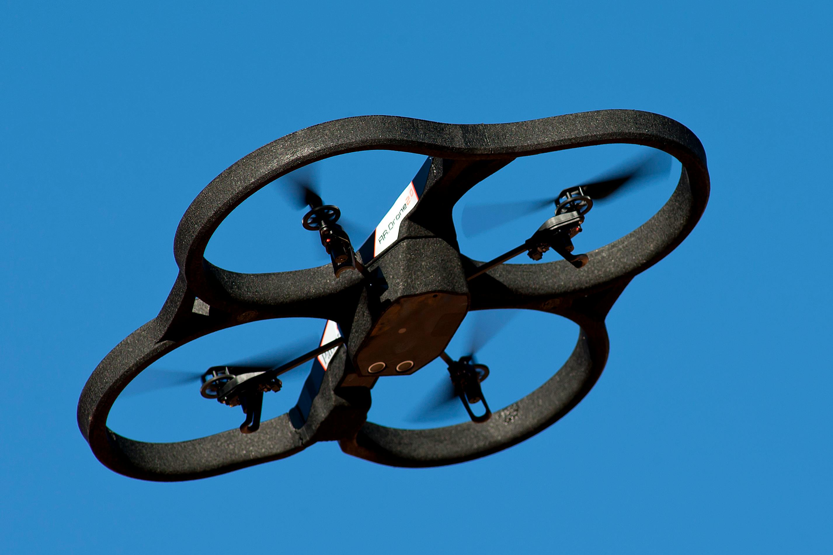 Hacker kraakt drones en neemt besturing over