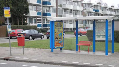 UPC voorziet bushokjes van draadloos internet