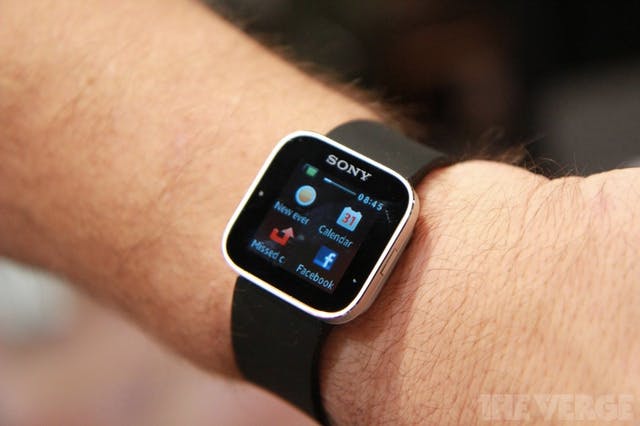 Horlogeverbod op Belgische school uit angst voor smartwatchspiekers