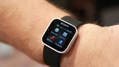 Horlogeverbod op Belgische school uit angst voor smartwatchspiekers