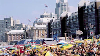 Lekker internetten op het strand
