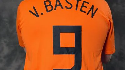 WK-gekte: veiling originele gesigneerde Oranje-shirts