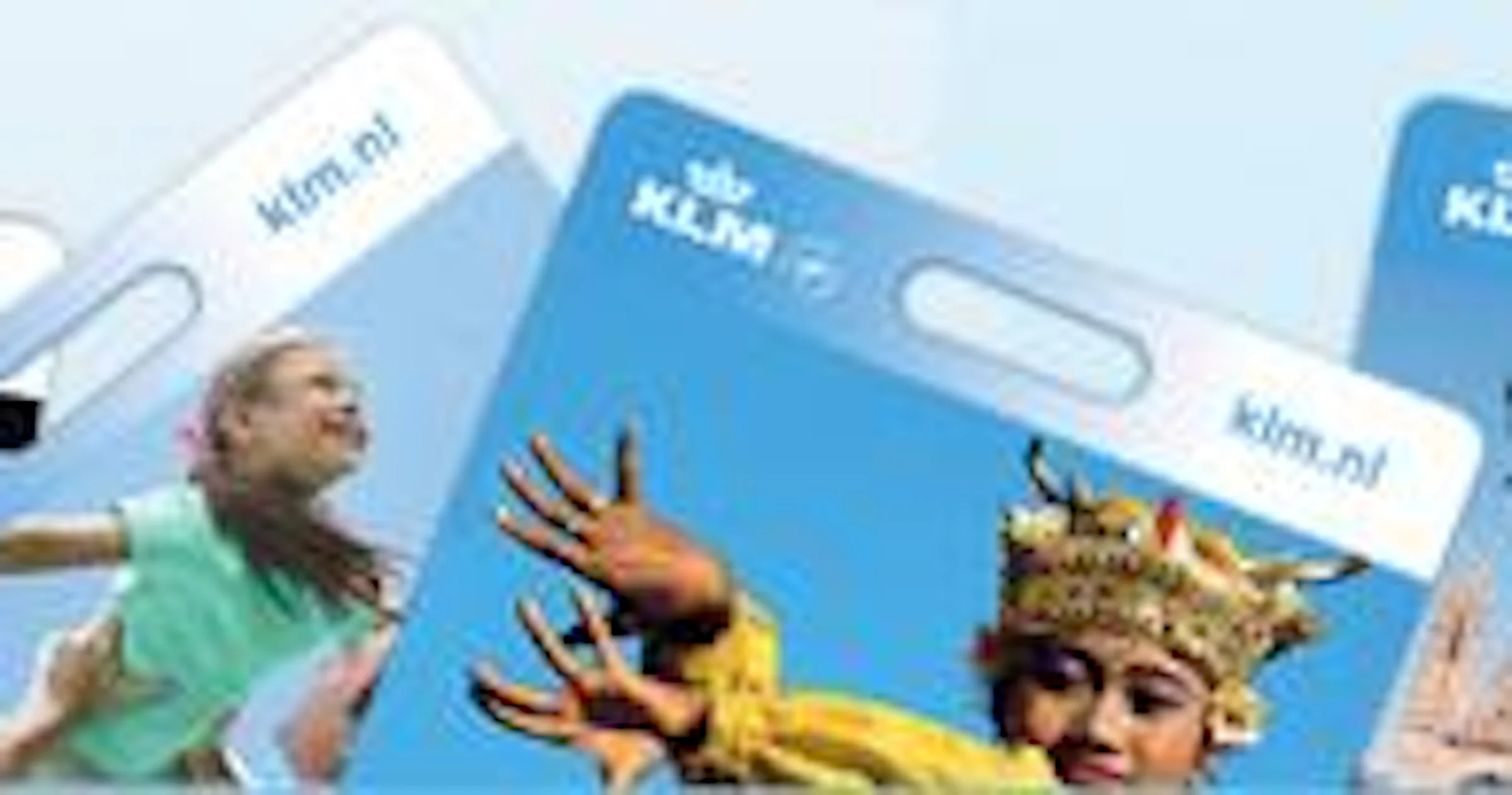 Passagiers KLM maken eigen bagagelabel