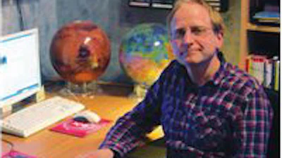 Man ontdekt vier planeten via de pc
