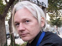 Assange verkoopt rechten boek voor $1.5 miljoen

