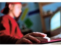 Britse kinderen te veel online
