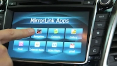 Hyundai toont auto met geïntegreerde smartphone