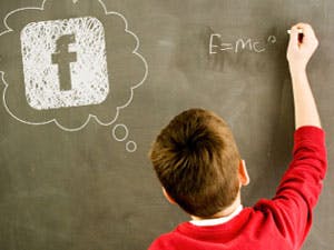 Facebook en Twitter zorgen voor zittenblijvers