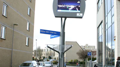 Proef met multimediale straatlantaarn van start gegaan