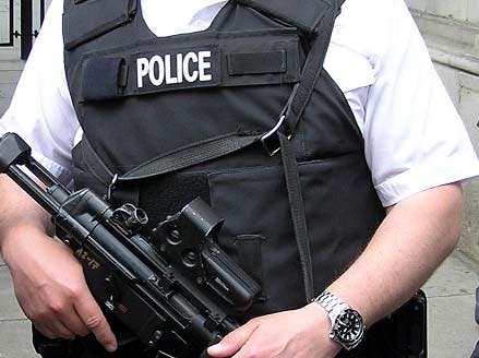 Politie-inval bij Zweedse host PRQ
