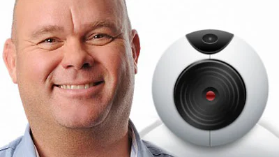 Paul de Leeuw presenteert spelshow met kandidaten via webcam