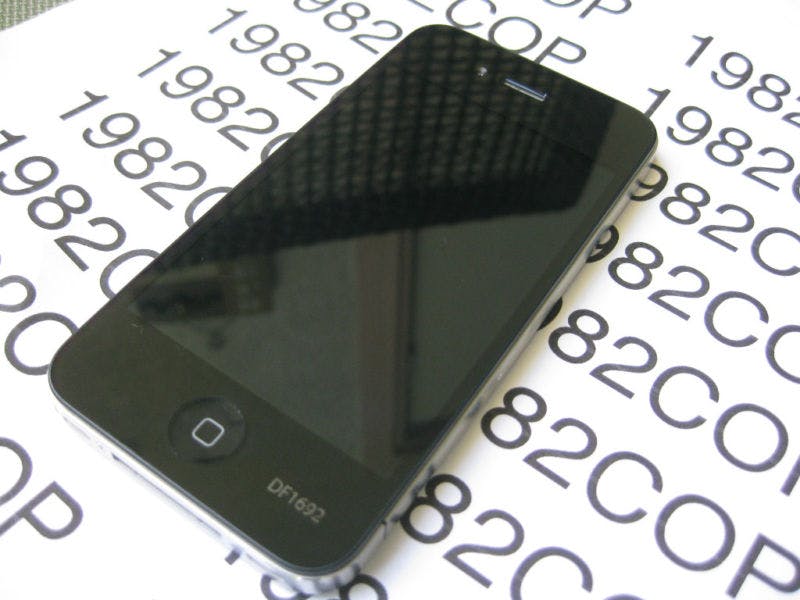 Lekken van iPhone 4 kost 30 jaar cel