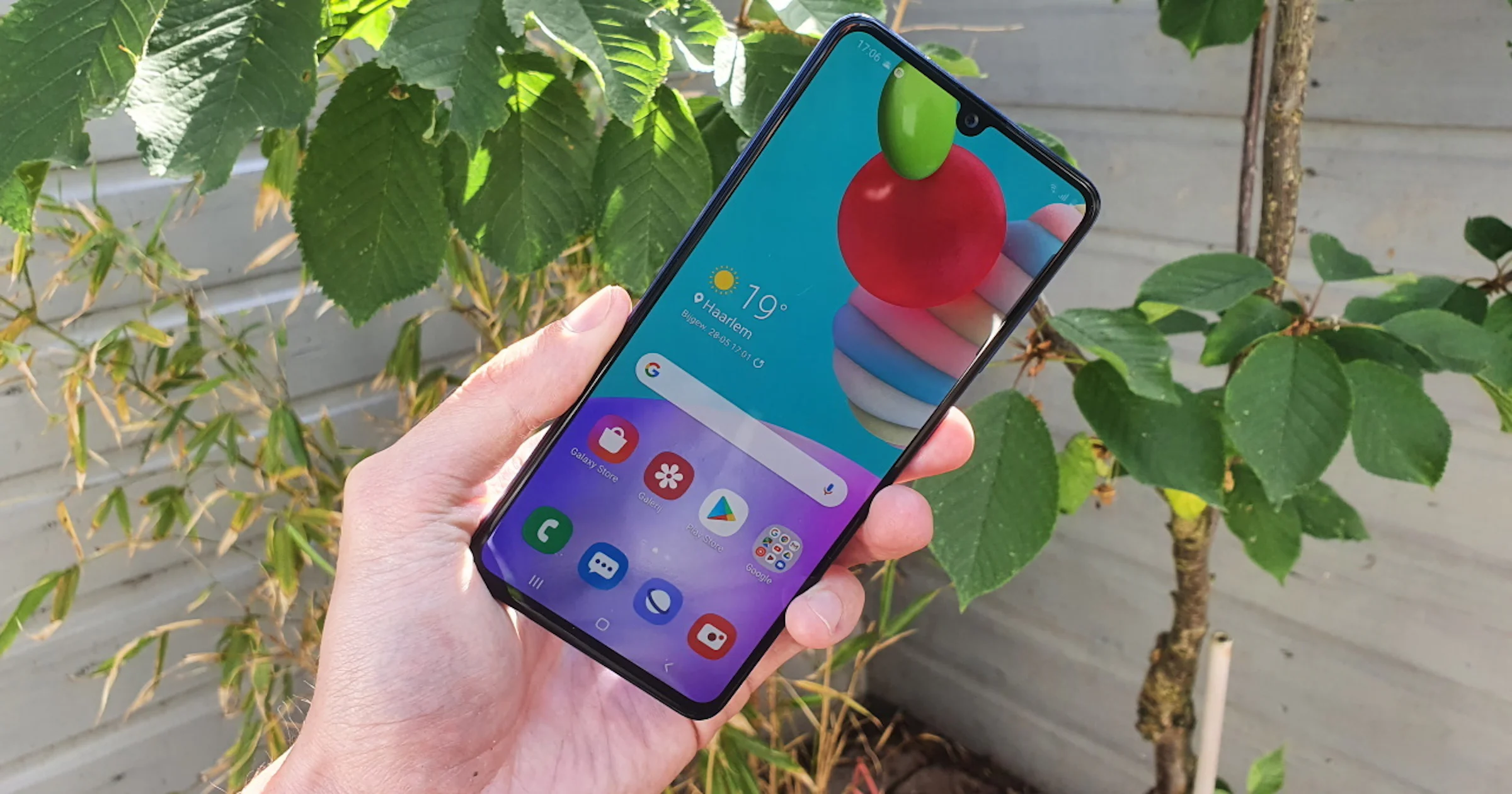 Samsung Galaxy A41 - Handzaam, licht, betaalbaar