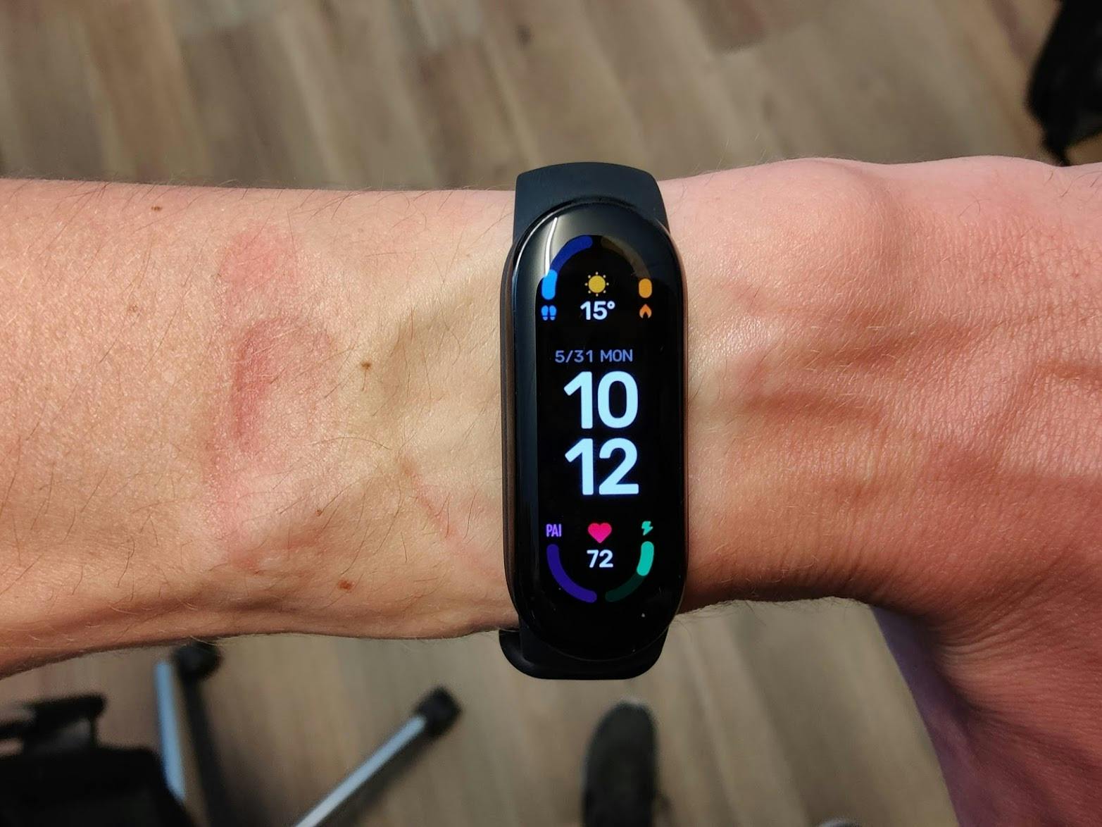 Xiaomi Mi Smart Band 6: voordelig de lockdown uit