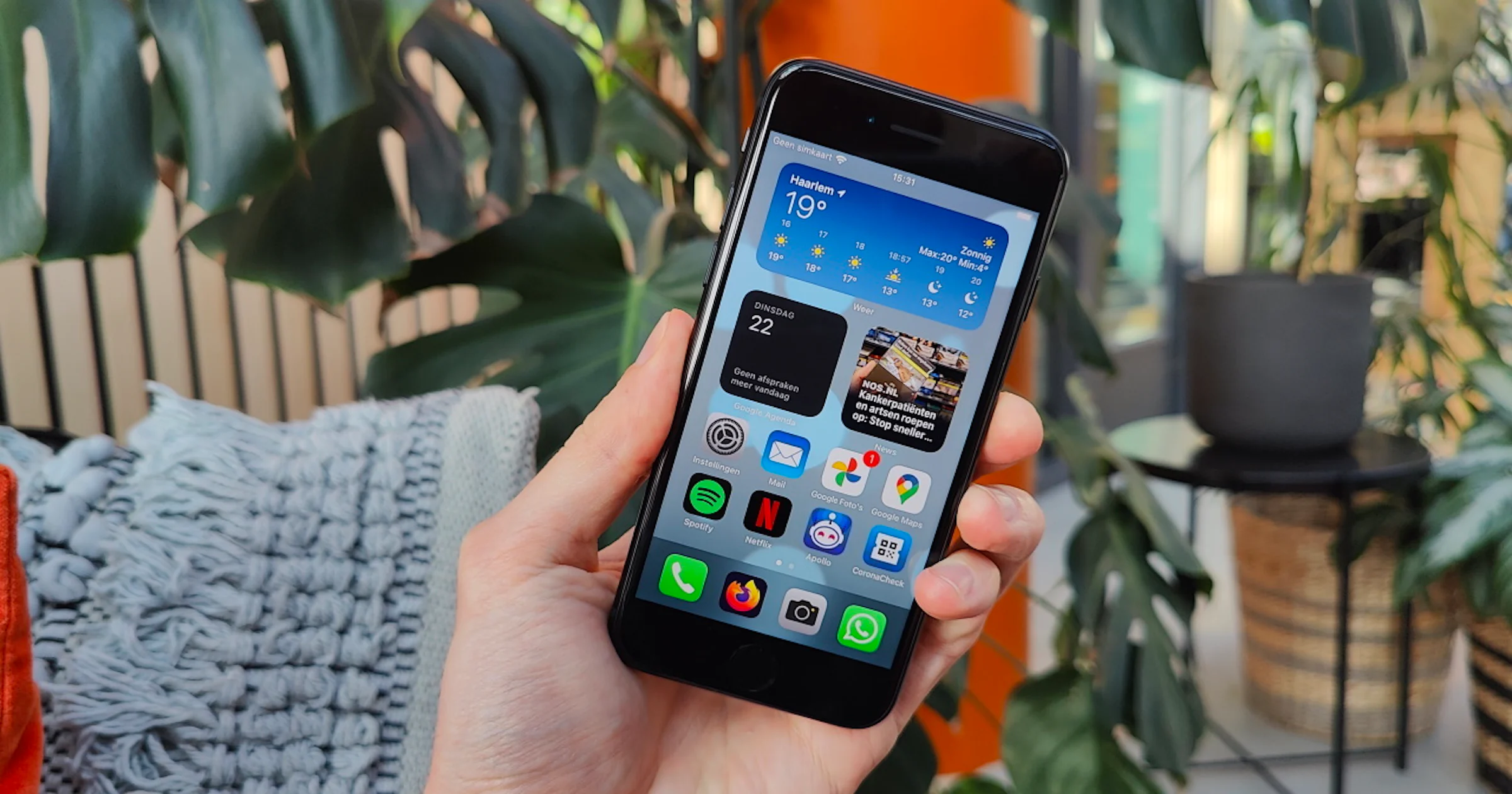 Apple iPhone SE (2022) - Lada met V12-motor