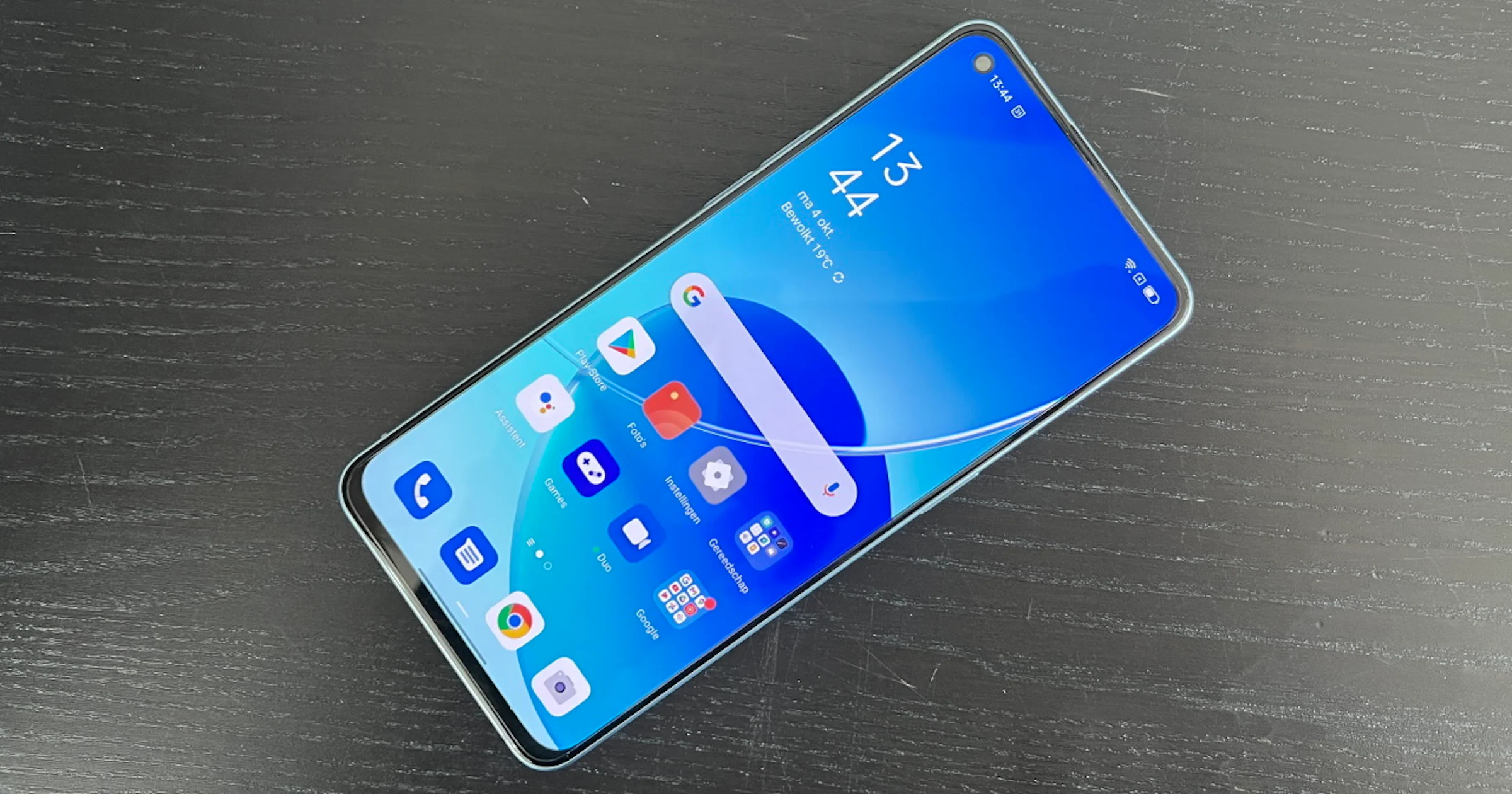 Oppo Reno6 - Fruitige smartphone