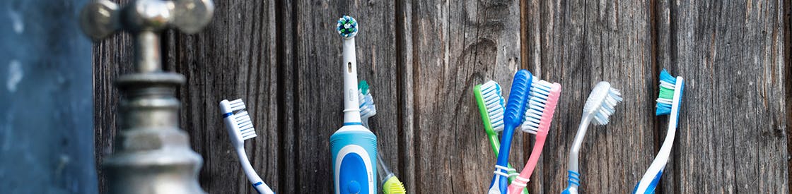 Hoe poets ik mijn tanden op de beste manier?