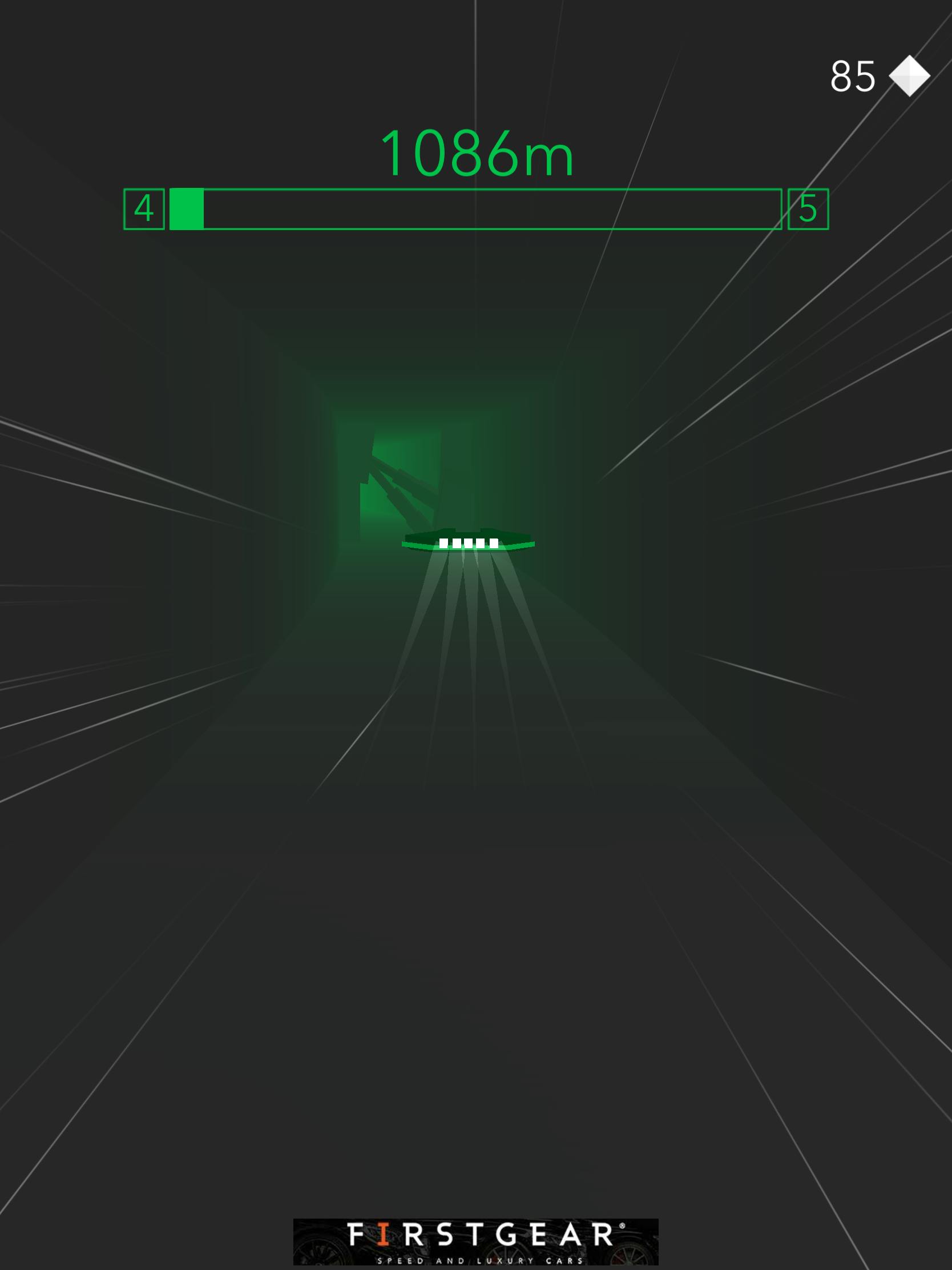 Sky Rusher - Stuur je ruimteschip door de mistige tunnel