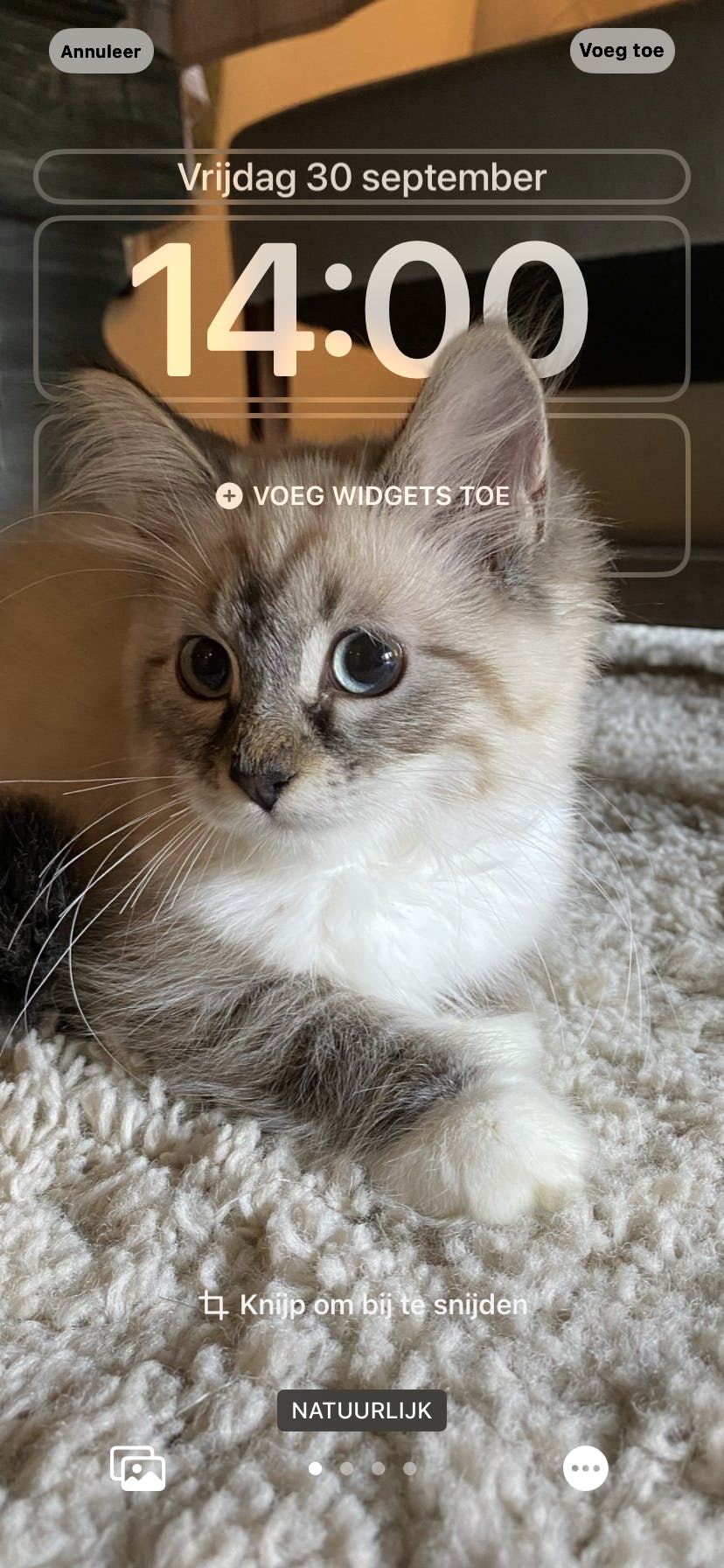 Je kunt een afbeelding over de tijd laten lopen voor een speels effect.