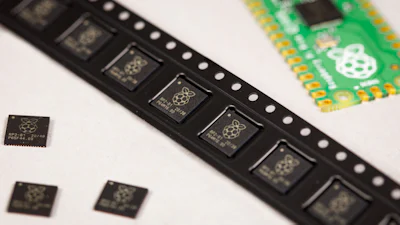 Tien microcontroller-bordjes vergeleken