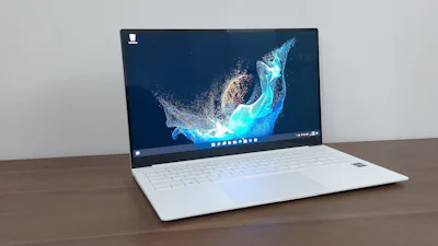 Samsung Galaxy Book2 Pro - Opvallend dun en licht