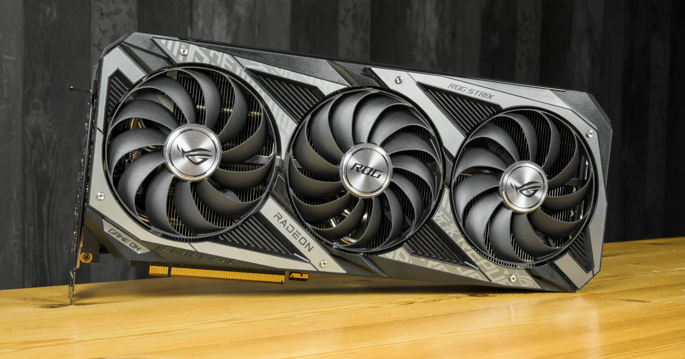 ROG Strix Radeon RX 6750 XT - Midrange AMD-kaart