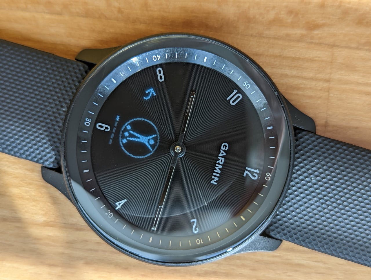 In de wijzerplaat is een schermpje geplaatst, onzichtbaar wanneer deze uitgeschakeld is.