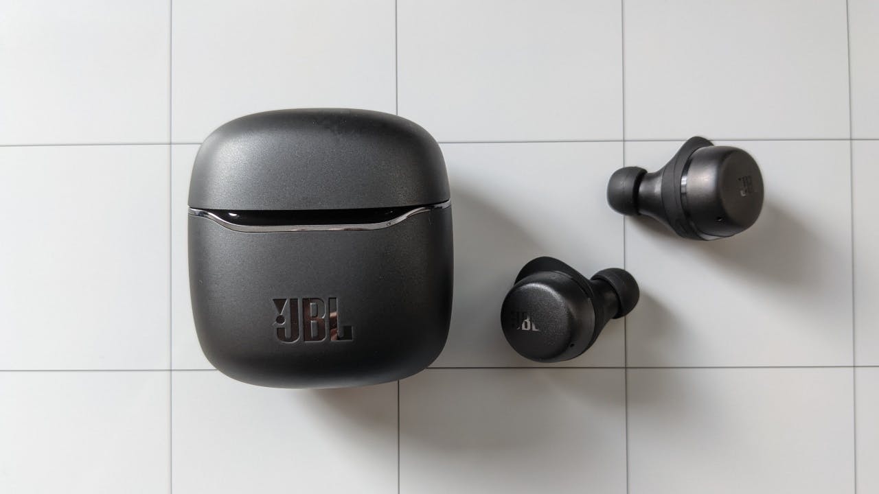JBL Tour Pro+