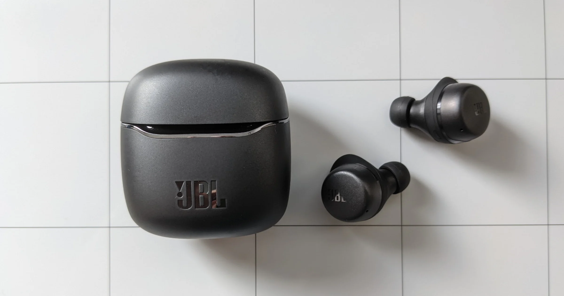 JBL Tour Pro+ - luxe ogende oortjes