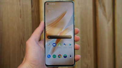 OnePlus 8: tussen wal en schip