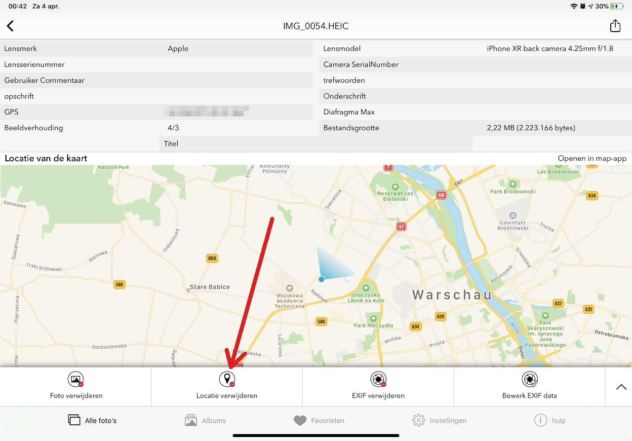 Handig voor inbrekers of afpersers: ze krijgen zelfs nog een kaartje bijgeleverd in sommige EXIF-viewers. Met een klik op de knop Locatie verwijderen in de iOS-app EXIF Viewer voorkom je een hoop ellende.