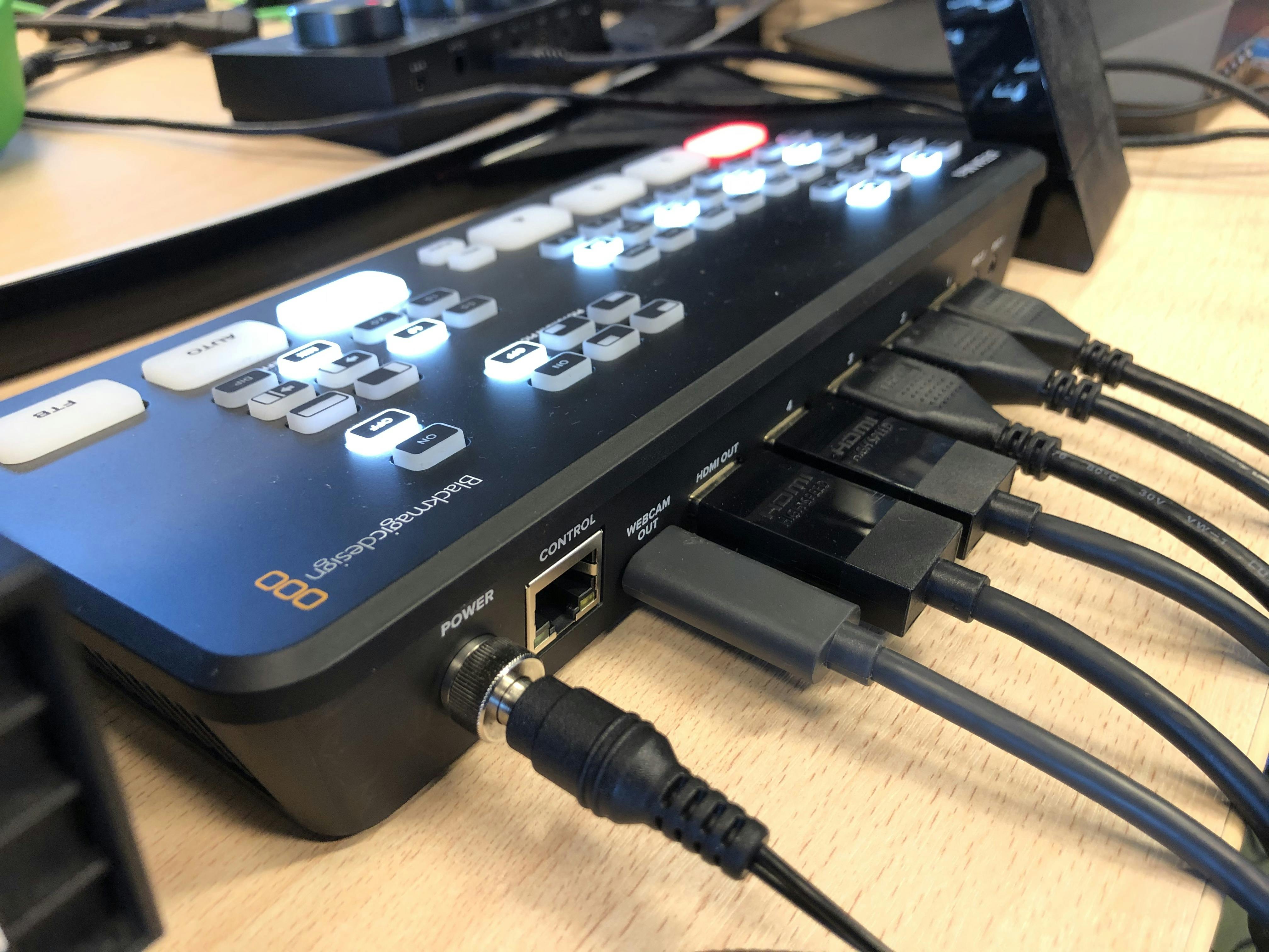 Je pc ziet de Blackmagic ATEM Mini als webcam (Webcam Out).