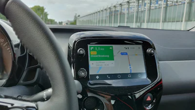 Zo wil Google autorijden veiliger maken