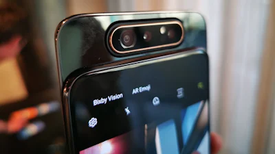 Samsung innoveert met uitschuif- en draaicamera op smartphone