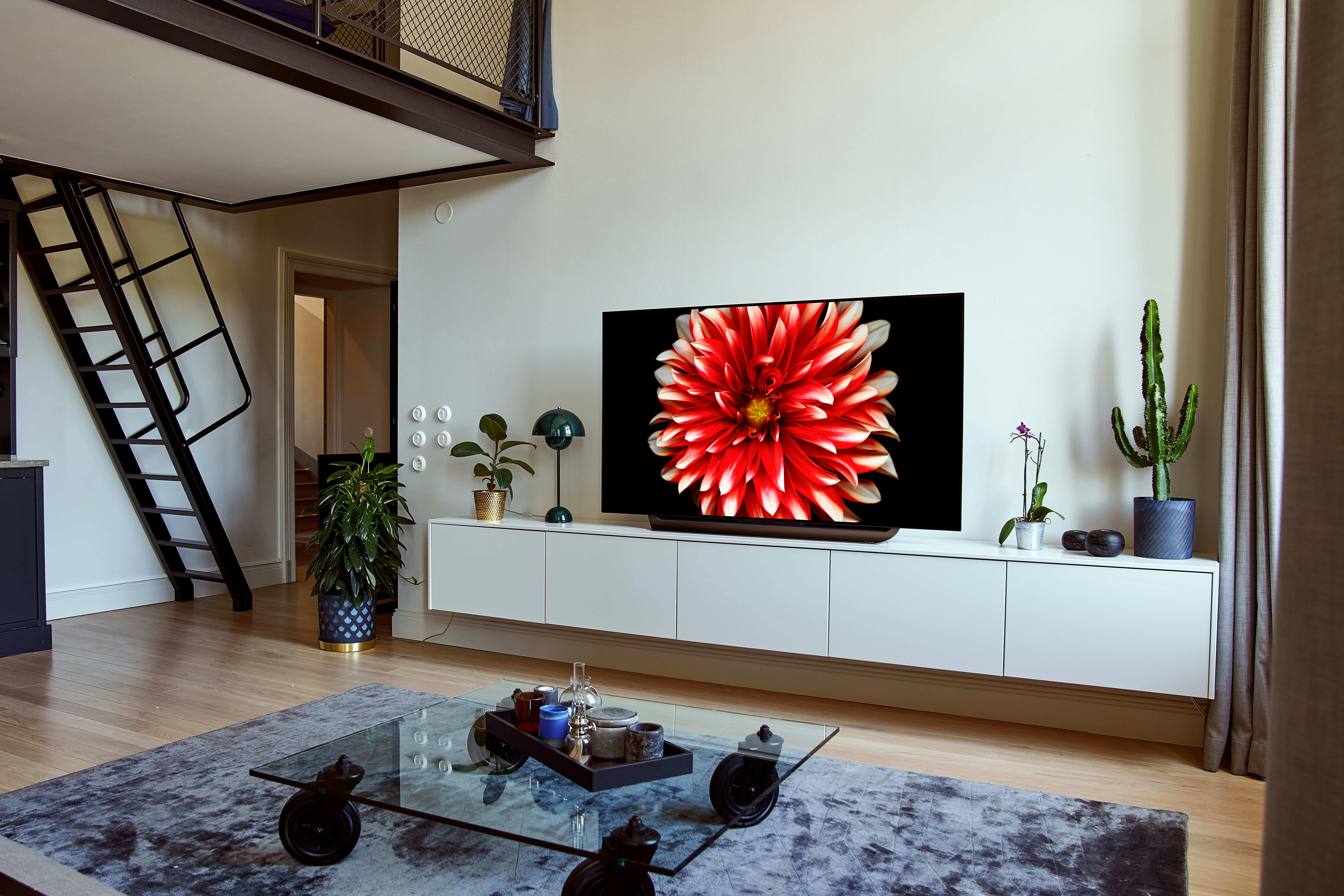 LG OLED55C8PLA review lifestyle